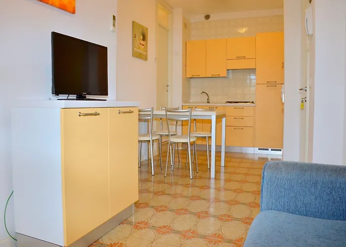 Great Flat In An Excellent Spot In Daire *